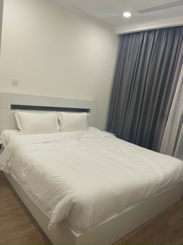 Căn hộ Vinhomes Central Park, Quận Bình Thạnh Căn hộ Vinhomes Central Park tầng 34, diện tích 86.4m2 đầy đủ nội thất.