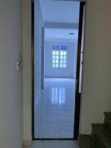 Nhà phố Quận 6 Nhà phố hướng Tây kết cấu 1 trệt 3 lầu, nằm trong khu dân cư văn minh.