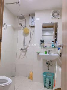 Phòng tắm căn hộ Tecco Town, Bình Tân Căn hộ Tecco Town hướng ban công nam nội thất cơ bản diện tích 54m².