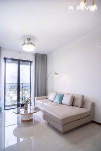 Phòng khách One Verandah Quận 2 Căn hộ One Verandah đầy đủ nội thất, ban công thoáng mát.