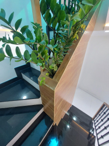 Nhà phố Quận Bình Thạnh Nhà phố thiết kế 1 trệt, 1 lầu đúc kỹ lưỡng, khu nhà lâu cao tầng xung quanh.