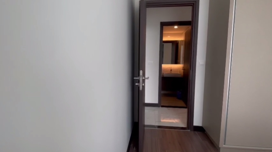 Căn hộ Empire City, Quận 2 Căn hộ Empire City có 2 phòng ngủ, nội thất cơ bản.