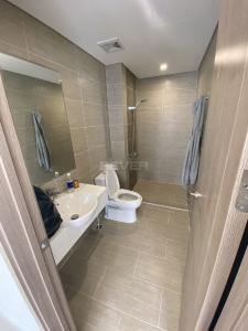 Toilet Vinhomes Grand Park Quận 9 Căn hộ Vinhomes Grand Park tầng cao, hướng Đông Nam mát mẻ.