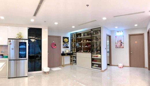 Căn hộ Vinhomes Central Park, Quận Bình Thạnh Căn hộ Vinhomes Central Park tầng 5 thiết kế 4 phòng ngủ, đầy đủ nội thất.
