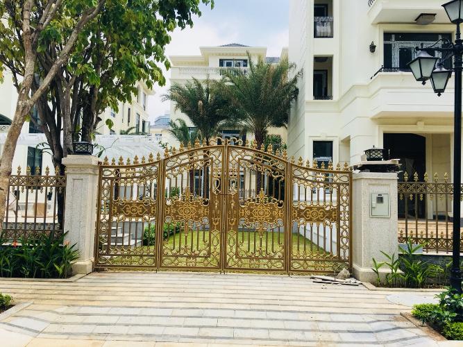 Bên ngoài Vinhomes Golden River, Quận 1 BIỆT THỰ VINHOMES GOLDEN RIVER DIỆN TÍCH 225m2