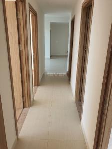 Hành lang Urban Hill, Quận 7 Căn hộ Urban Hill tầng trung, nội thất cơ bản.