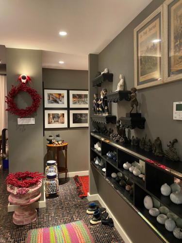 Phòng khách căn hộ Gateway Thảo Điền, Quận 2 Căn hộ Gateway Thảo Điền nội thất nhập khẩu, được đăng trên tạp chí Elle Decoration 2019