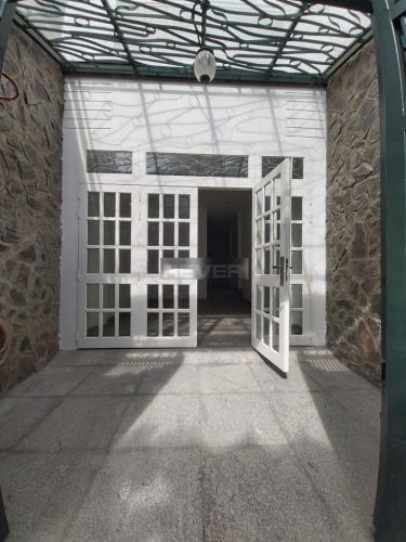  Nhà phố kết cấu 1 trệt 3 lầu, hẻm xe hơi rộng rãi khu dân cư đông đúc.