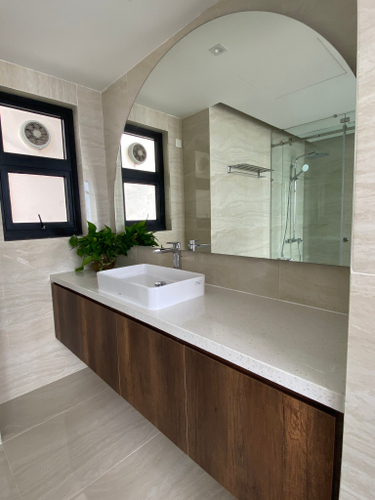 Căn hộ Saigon Pearl, Quận Bình Thạnh Căn hộ Saigon Pearl tầng 19 có 4 phòng ngủ, đầy đủ nội thất.