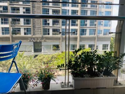 Căn hộ Vinhomes Central Park, Quận Bình Thạnh Căn hộ Vinhomes Central Park cửa hướng Nam, view nội khu yên tĩnh.