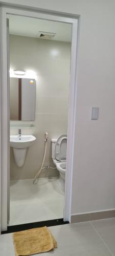 Căn hộ Lavita Charm, QuậnThủ Đức Căn hộ Lavita Charm tầng 16, ban công rộng rãi đón gió thoáng mát.