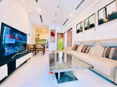 Phòng khách căn hộ VINHOMES CENTRAL PARK Căn hộ Vinhomes Central Park đầy đủ nội thất diện tích 80m².