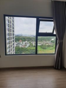 Phòng ngủ Vinhomes Grand Park Quận 9 Căn hộ Vinhomes Grand Park tầng trung, ban công view sông Tắc.