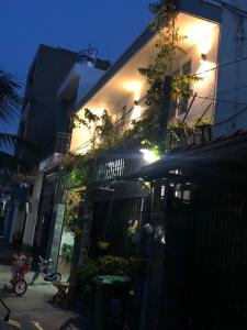 Nhà phố Quận 12 Nhà phố kết cấu 1 trệt 1 lầu hướng Đông Bắc, cách đường Thạnh Lộc 15 50m.