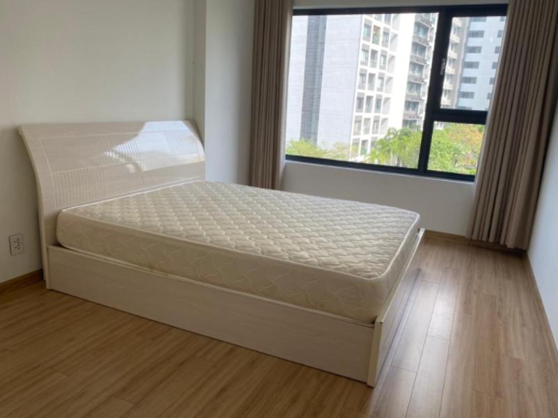 Căn hộ New City Thủ Thiêm hướng cửa Tây Bắc, đầy đủ nội thất.