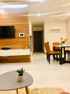 Căn hộ Vinhomes Central Park, Quận Bình Thạnh Căn hộ Vinhomes Central Park tầng 2 view đường Nguyễn Hữu Cảnh.