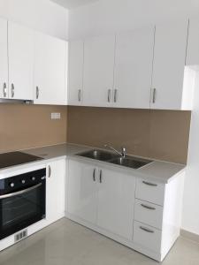 phòng bếp căn hộ sài gòn mia Căn hộ Saigon Mia hướng Tây nhìn về nội khu, nội thất cơ bản.