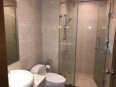 phòng tắm căn hộ Vinhomes Central Park Căn hộ Vinhomes Central Park hướng Đông, view thành phố sầm uất.
