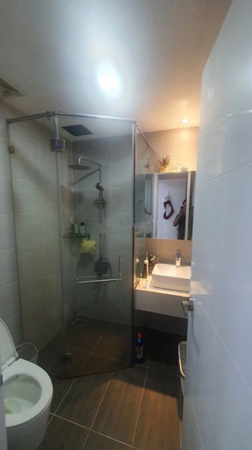  Căn hộ Wilton Tower tầng 20 ban công hướng Đông Bắc, đầy đủ nội thất.