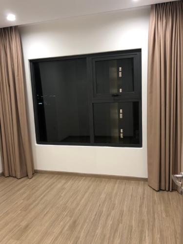 View Vinhomes Grand Park Quận 9 Căn hộ Vinhomes Grand Park tầng trung mát mẻ, đón view nội khu.