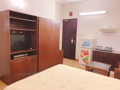 Phòng ngủ căn hộ dịch vụ Quận 1 Căn hộ dịch vụ tầng 2 Quận 1 view hướng Nam, đầy đủ nội thất.