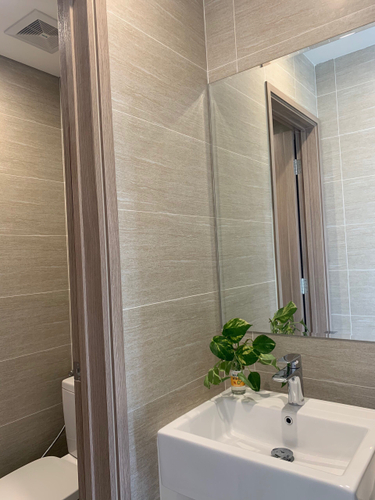 Căn hộ Vinhomes Grand Park, Quận 9 Căn hộ Vinhomes Grand Park tầng 8 nội thất cơ bản, cửa hướng Đông Nam.