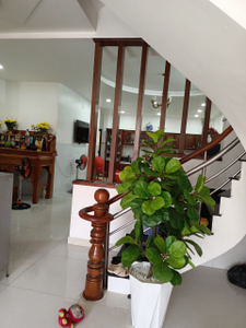 Nhà phố Quận Thủ Đức Nhà phố thiết kế 1 trệt, 2 lầu và sân thượng kiên cố, cách cổng Vạn Phúc 200m.