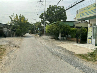 Đường trước đất nền Quận 9 Đất nền mặt tiền đường Cầu Đình diện tích 119.7m2, có sổ hồng riêng.