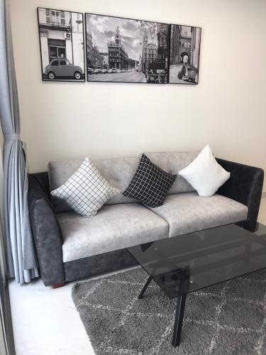 Phòng khách Phú Mỹ Hưng Midtown Căn hộ Phú Mỹ Hưng Midtown nội thất hiện đại, view nội khu yên tĩnh.