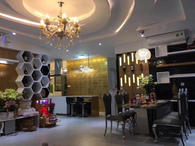 Phòng ăn căn hộ RIVIERA POINT Căn hộ Riviera Point đầy đủ nội thất cao cấp, view hồ bơi và sông