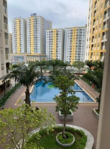 View nội khu City Gate, Quận 8 Căn hộ City Gate tầng cao, view nội khu hồ bơi thoáng đãng.