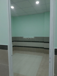 Nhà phố Quận Bình Tân Nhầ phố cấp 4 hẻm xe tải đường Ấp Chiến Lược, khu dân cư đông đúc.