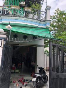 Bán nhà hẻm đường Huỳnh Tấn Phát, có ban công rộng rãi thoáng mát, sổ hồng pháp lý đầy đủ.