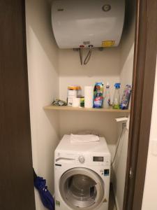 phòng giặt căn hộ The Tresor Căn hộ tầng cao The Tresor nội thất đầy đủ view thành phố thoáng mát.