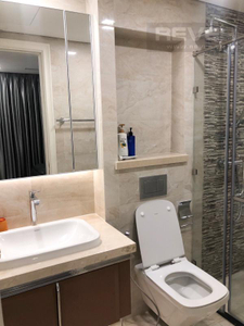 Căn hộ Vinhomes Golden River, Quận 1 Căn hộ cao cấp Vinhomes Golden River tầng 15, đầy đủ nội thất.