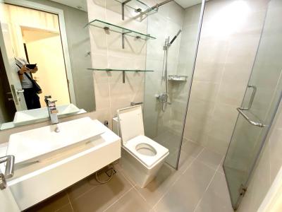 Phòng tắm căn hộ Masteri Millennium, Quận 4 Căn hộ Masteri Millennium tầng cao thoáng mát, đầy đủ nội thất.