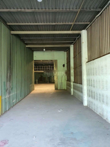 Nhà xưởng kho bãi Huyện Bình Chánh Nhà xưởng kho bãi diện tích 300m2, đường xe Container vào tận nơi.