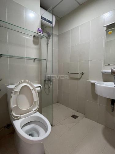 Phòng tắm căn hộ Flora Anh Đào, Quận 9 Căn hộ góc Flora Anh Đào view đón gió cực thoáng, đầy đủ nội thất.