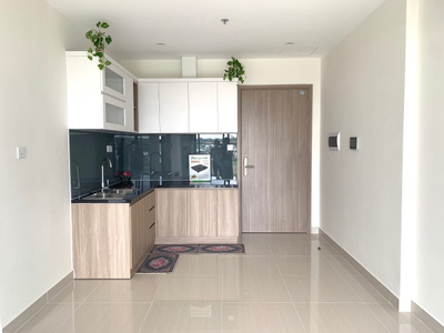 Căn hộ Vinhomes Grand Park, Quận 9 Căn hộ Vinhomes Grand Park tầng 8 nội thất cơ bản, cửa hướng Đông Nam.