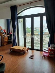 Nhà phố Quận Thủ Đức Nhà phố thiết kế 1 trệt, 2 lầu và sân thượng, khu vực dân cư sầm uất.