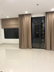 Phòng khách Vinhomes Grand Park Quận 9 Căn hộ Vinhomes Grand Park tầng trung mát mẻ, đón view nội khu.