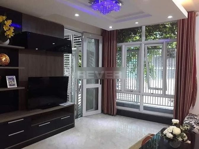 Nhà phố Quận Phú Nhuận Nhà phố ngay bệnh viện Hoàn Mỹ, diện tích 45m2 bàn giao nội thất cơ bản.