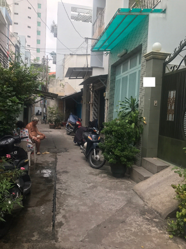 Đường trước nhà phố Quận Gò Vấp Nhà phố hướng Tây Nam thiết kế 1 trệt, 1 lầu kiên cố, nội thất cơ bản.