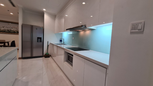 Căn hộ Vinhomes Central Park, Quận Bình Thạnh Căn hộ Vinhomes Central Park tầng 7 thiết kế 4 phòng ngủ, đầy đủ nội thất.