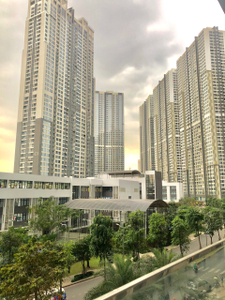 View căn hộ Vinhomes Central Park, Quận Bình Thạnh Căn hộ Vinhomes Central Park tầng 2 view đường Nguyễn Hữu Cảnh.