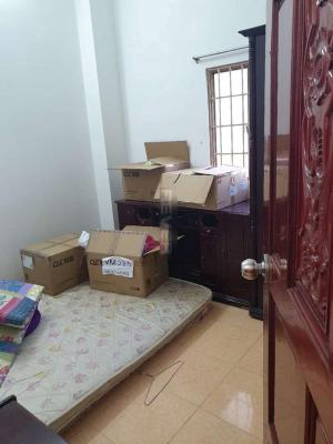 Nhà phố Quận 4 Nhà phố kết cấu 1 trệt 3 lầu hướng Đông, gần ngay cầu Khánh Hội.