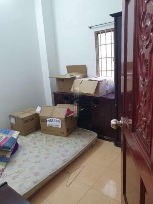 Nhà phố Quận 4 Nhà phố kết cấu 1 trệt 3 lầu hướng Đông, gần ngay cầu Khánh Hội.