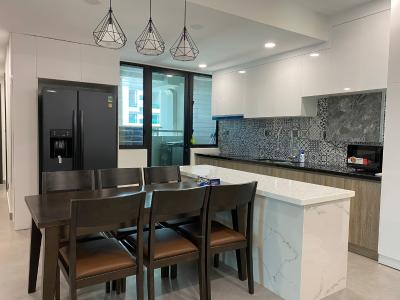 z2179823168640_7b43c8d6fdacf5310980f1a524df2892 Căn hộ Feliz En Vista tầng trung, đầy đủ nội thất sang trọng.