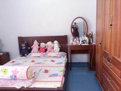Phòng ngủ  nhà phố quận Bình Thạnh Nhà hẻm Q Bình Thạnh có 2 mặt đường, có chỗ đậu xe, nội thất đầy đủ.