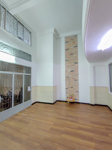 Nhà phố Quận 4 Nhà phố thiết kế 1 trệt, 1 lửng, 1 lầu và sân thượng, không có nội thất.